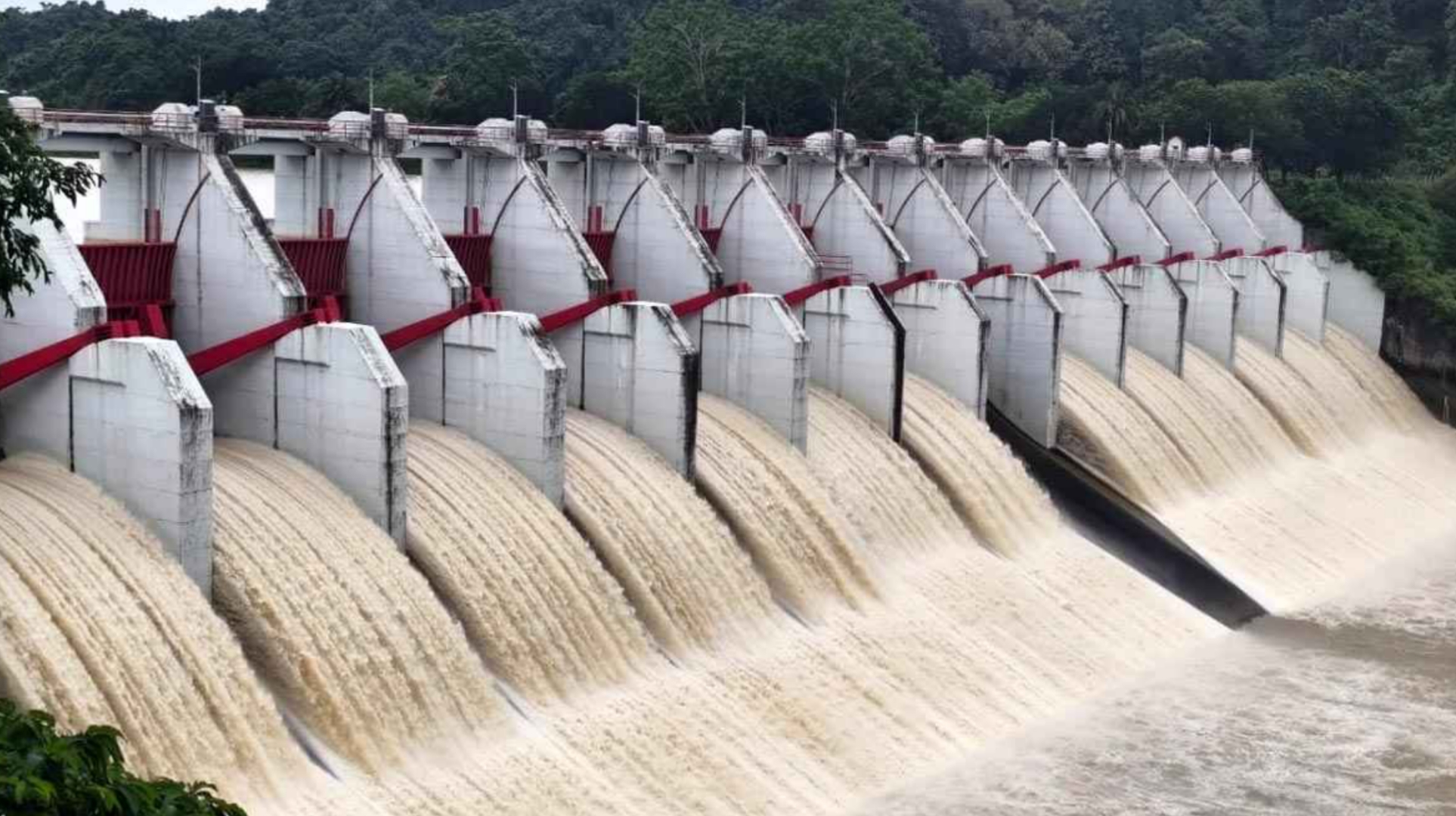 খুলে দেওয়া হলো কাপ্তাই বাঁধের ১৬ জলকপাট
