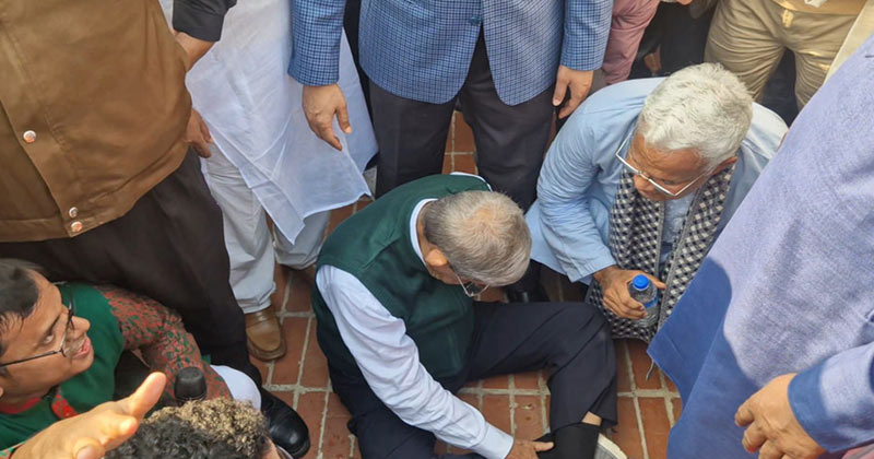 স্মৃতিসৌধে গিয়ে হঠাৎ অসুস্থ ফখরুল, নেয়া হলো সিএমএইচে