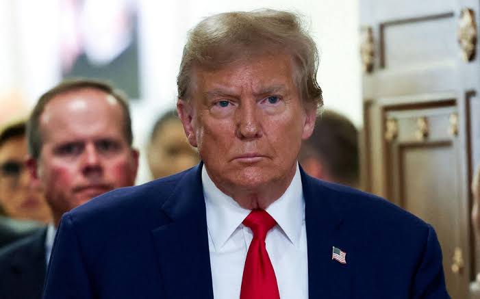 ডেনমার্কের প্রধানমন্ত্রীকে ফোন করে হুমকি দিয়েছেন ট্রাম্প