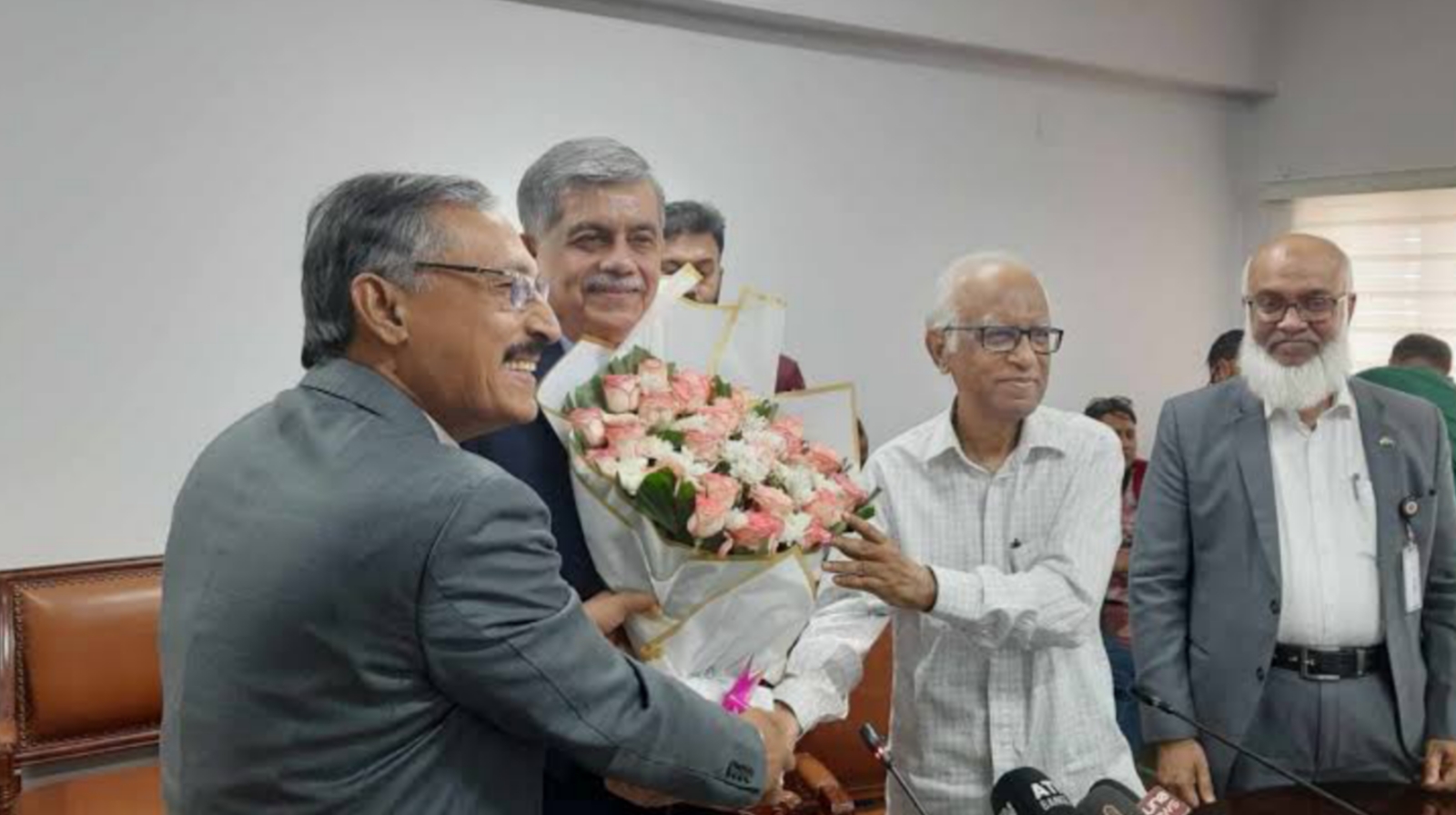 উপদেষ্টা আবরারকে শিক্ষা মন্ত্রণালয়ের দায়িত্ব দিয়ে প্রজ্ঞাপন