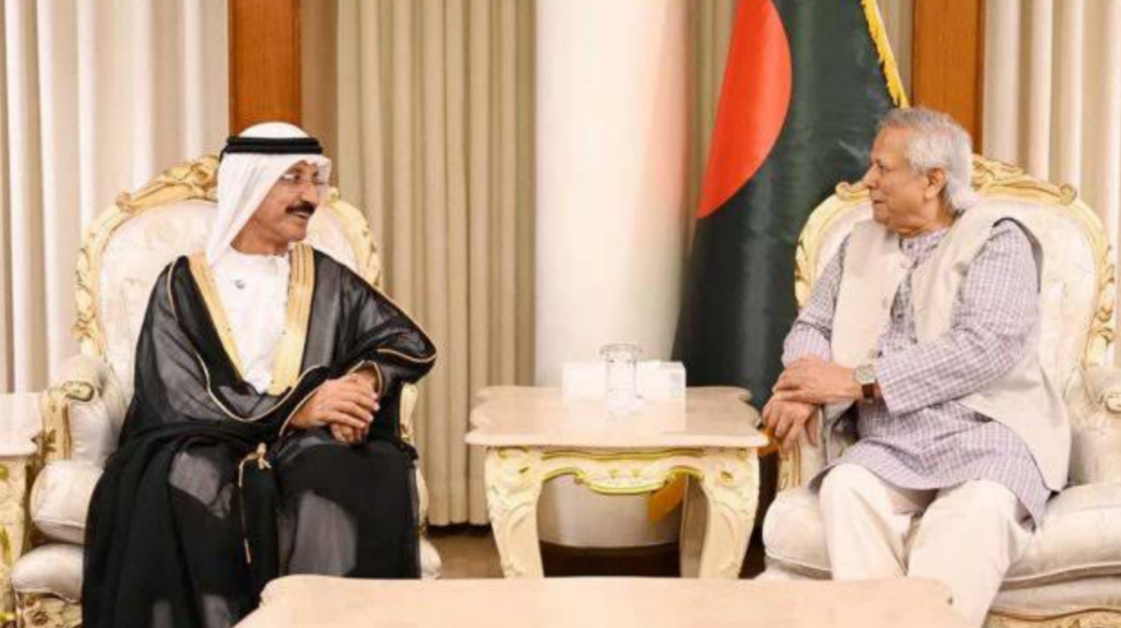প্রধান উপদেষ্টার সঙ্গে ডিপি ওয়ার্ল্ডের সিইও’র সাক্ষাৎ