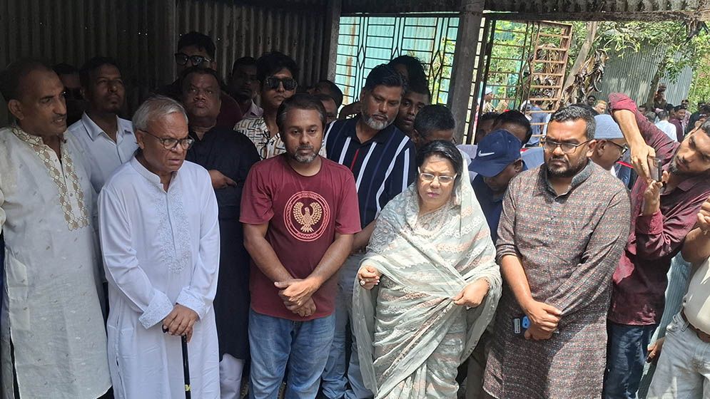 আ. লীগকে নিয়ে কী করা হবে তা সরকারকেই ঠিক করতে হবে: রিজভী