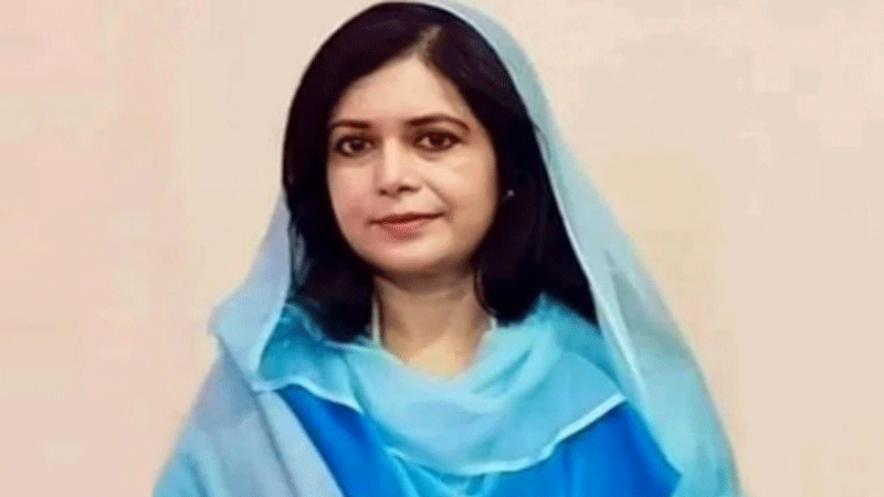 ১৭ বছর পর দেশে ফিরলেন জোবাইদা রহমান