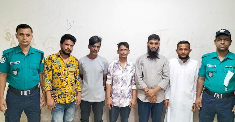 মোহাম্মদপুরে বিশেষ অভিযানে গ্রেফতার ৫