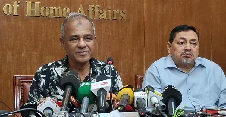 জাতীয় নির্বাচনকে ডাকসুর সঙ্গে মিলিয়ে ফেলা যাবে না : স্বরাষ্ট্র উপদেষ্টা