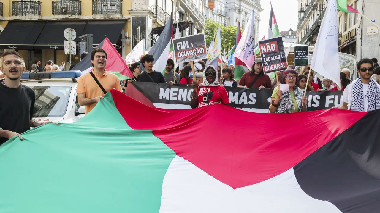 এবার ফিলিস্তিনকে স্বীকৃতি দিচ্ছে পর্তুগাল