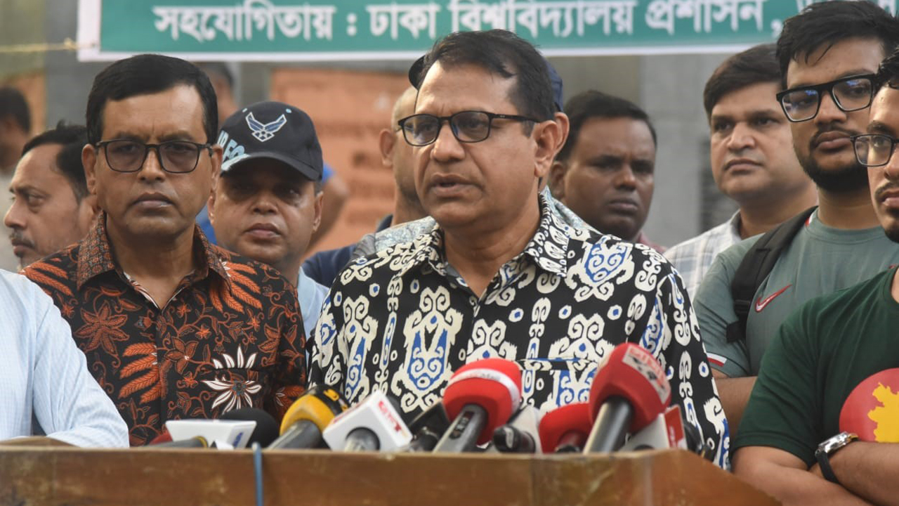 ঢামেকের সামনে অবৈধ ব্যবসার সুযোগ দেওয়া হবে না : ডিএসসিসি প্রশাসক