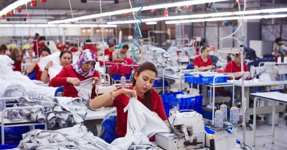 পোশাক খাতে সংকট বাড়ছেই