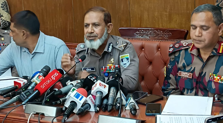 জরুরি সংবাদ সম্মেলনে নেই স্বরাষ্ট্র উপদেষ্টা-সচিব