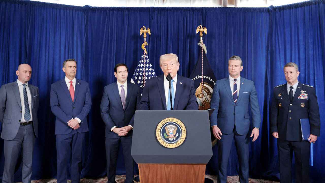 এবার ভেনেজুয়েলার তেল লুটের ঘোষণা দিলেন ট্রাম্প