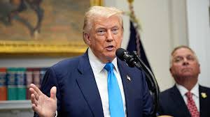 ইরানে ‘কঠোর’ পদক্ষেপ নেওয়ার হুঁশিয়ারি ট্রাম্পের