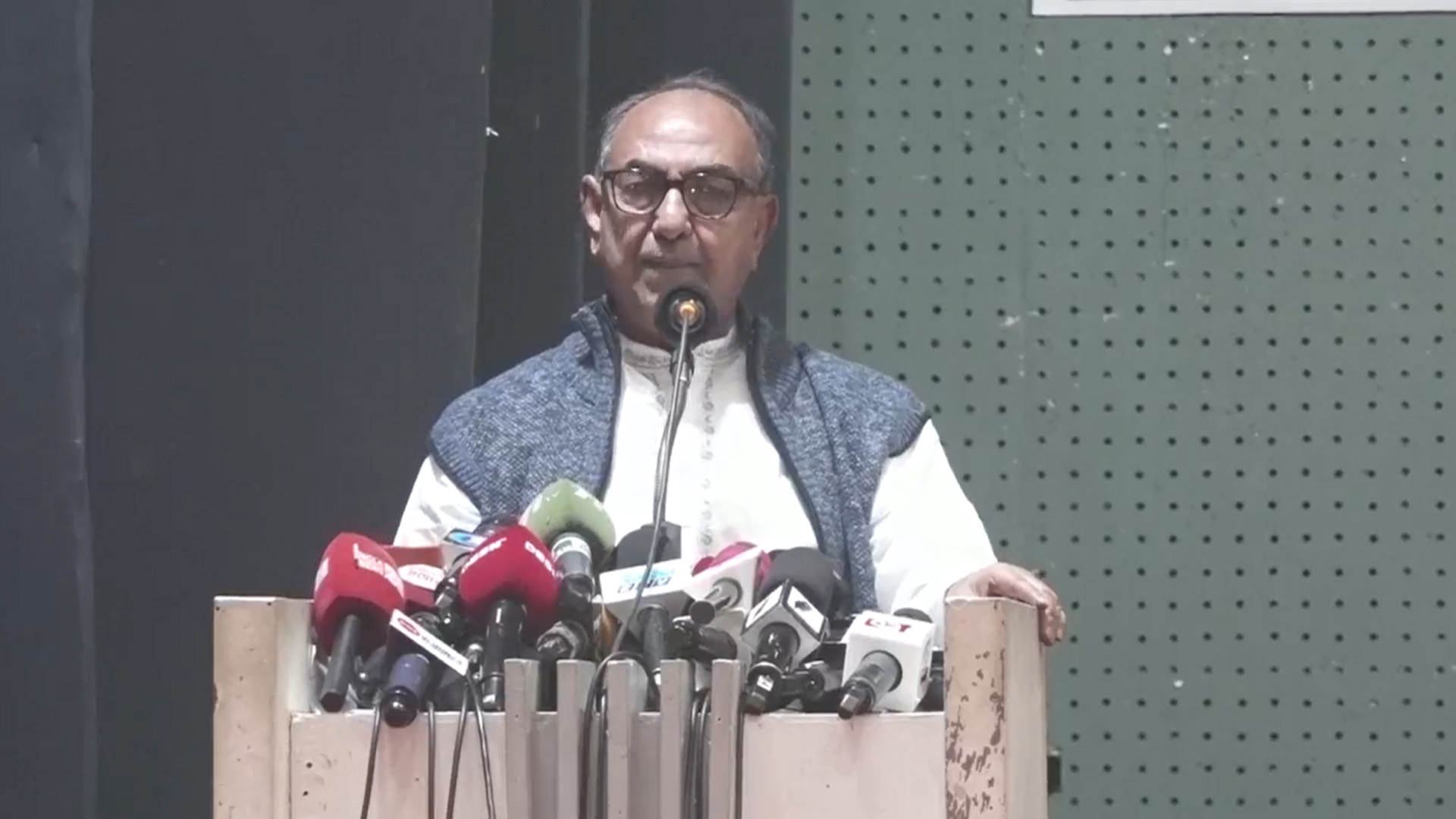 কোনো চক্রান্তে পা দেবে না বিএনপি: মির্জা আব্বাস