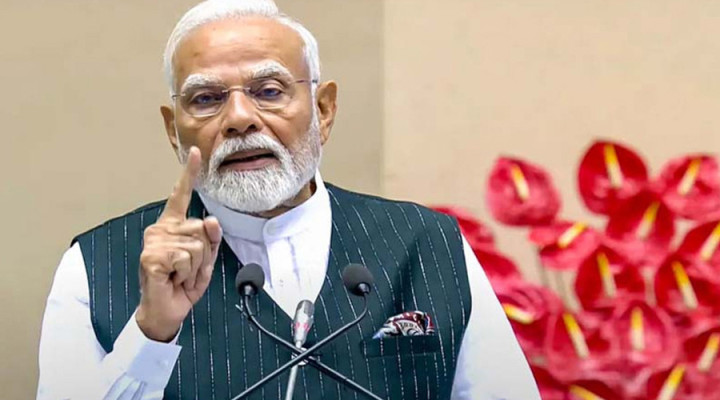 মমতার সরকার পালানো দরকার: মোদি