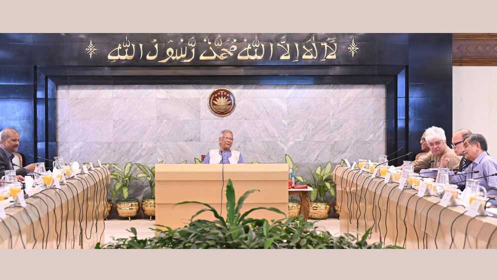 বৈঠকে বসেছে অন্তর্বর্তী সরকারের উপদেষ্টা পরিষদ