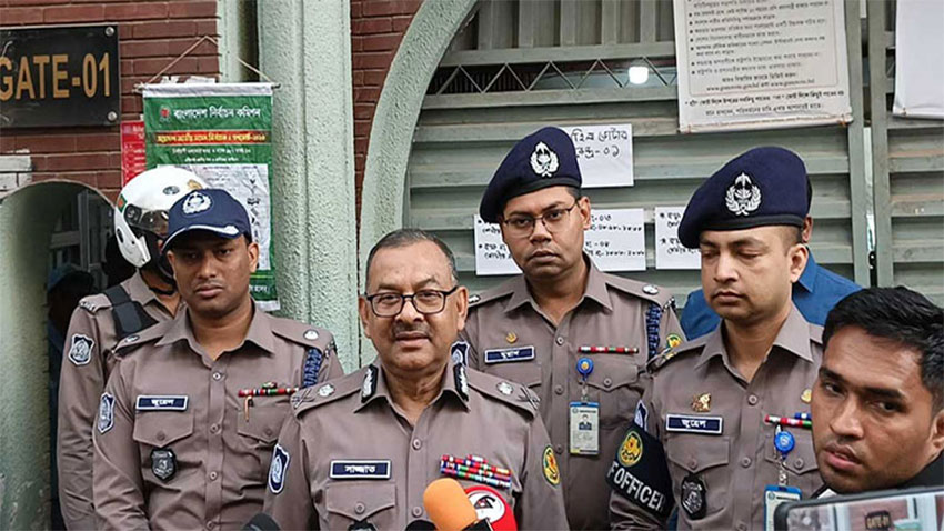 শান্তিপূর্ণ ভোটগ্রহণ চলছে, নির্বাচনে কোনো শঙ্কা নেই : ডিএমপি কমিশনার